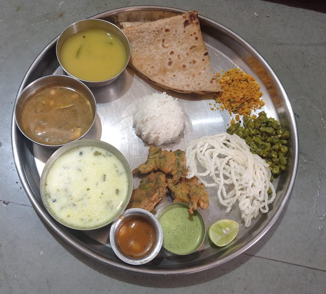 Maharashtrian thali